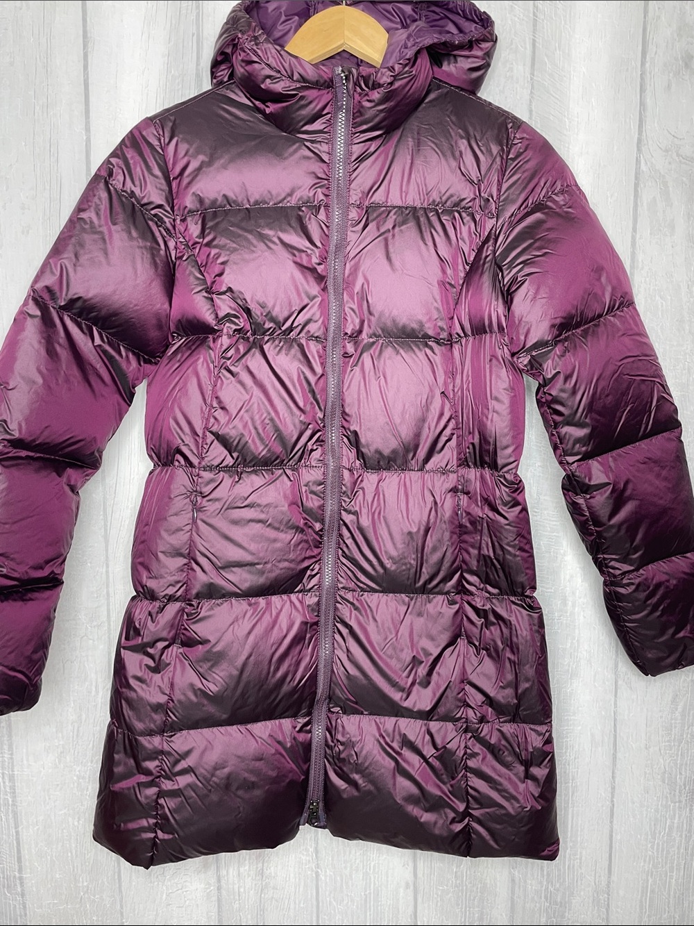 Eddie Bauer Women's Hooded Puffer Coat in Deep itredecent Plum. 550 fill